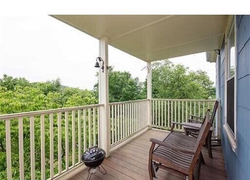 Building Photo - 23 Evergreen St