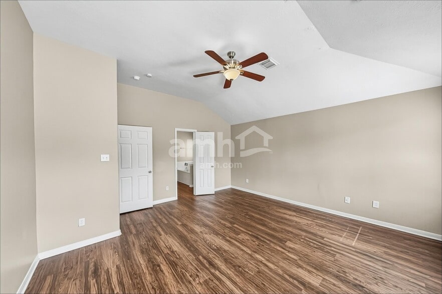 Building Photo - 15822 Parmley Creek Ct