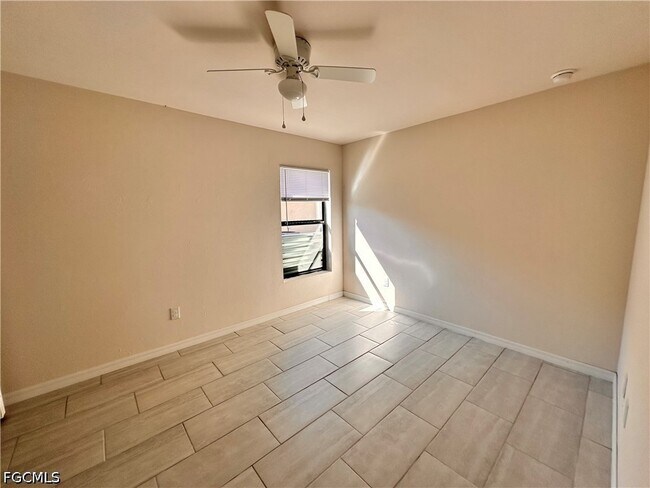 Building Photo - 3831 Chiquita Blvd S