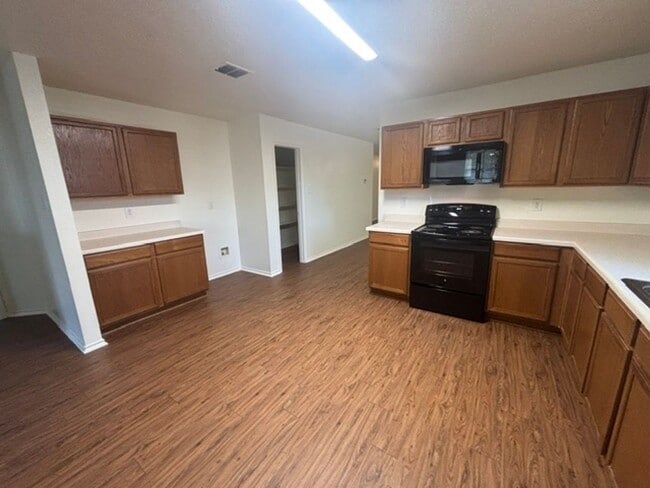Building Photo - Beautiful Single Story Home in Eagle Mtn Saginaw Area