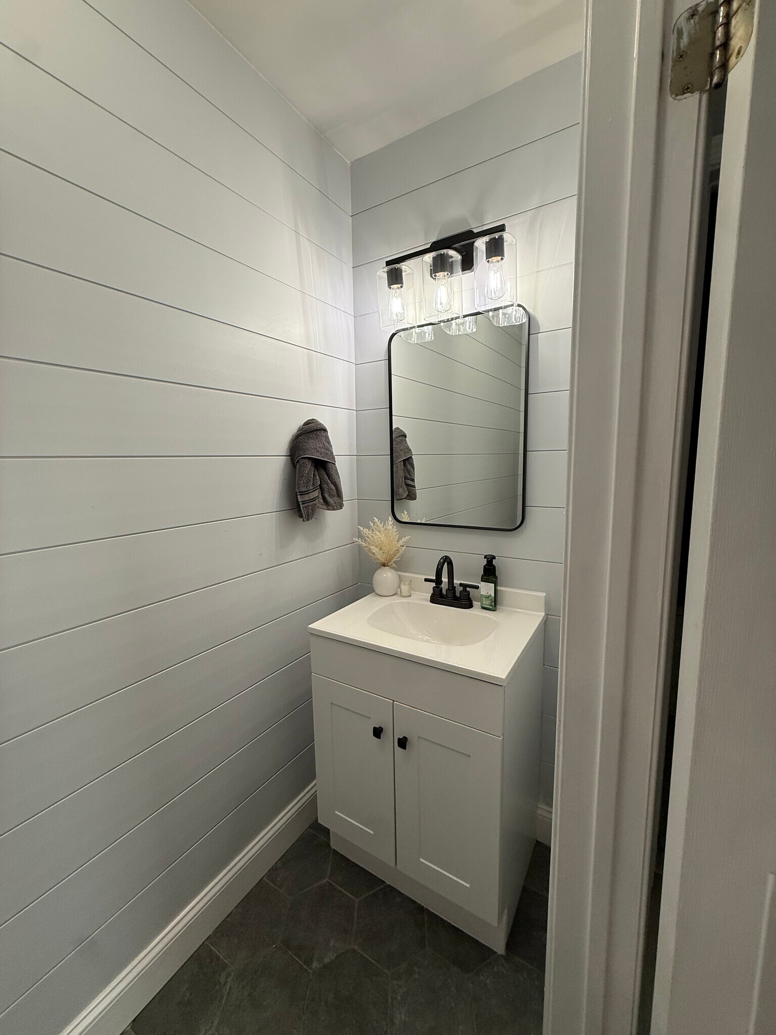 Building Photo - 334 Bowler Ct