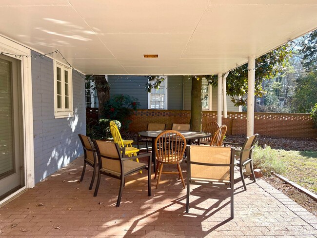 Building Photo - 414 Pittsboro St