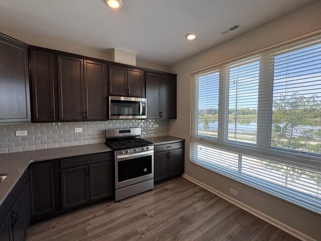 Building Photo - 2349 Parkside Dr