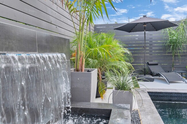 Building Photo - 2683 Blodgett St