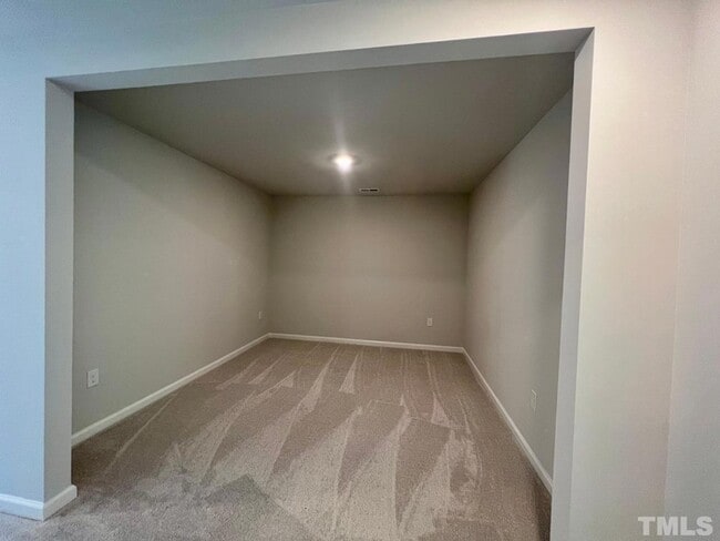 Building Photo - 212 Hiking Hl Ln