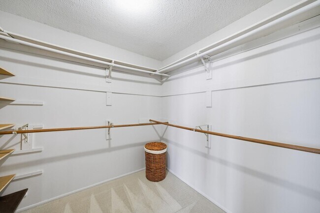 Building Photo - 2103 Harmon Cove Tower