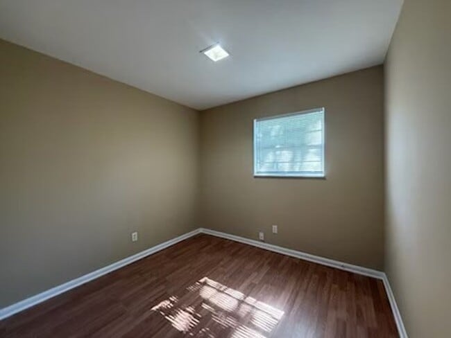 Building Photo - 616 Ashland Dr