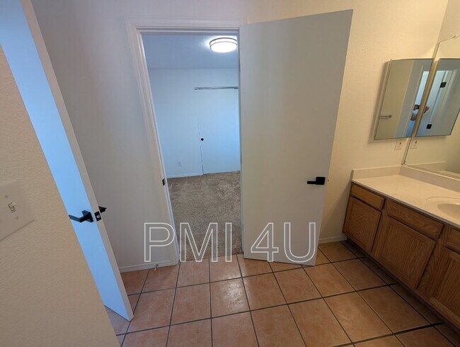 Building Photo - 7105 Casa Elena Dr NE