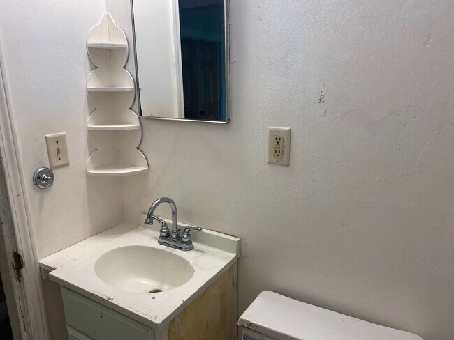 Building Photo - 736 Jackson St