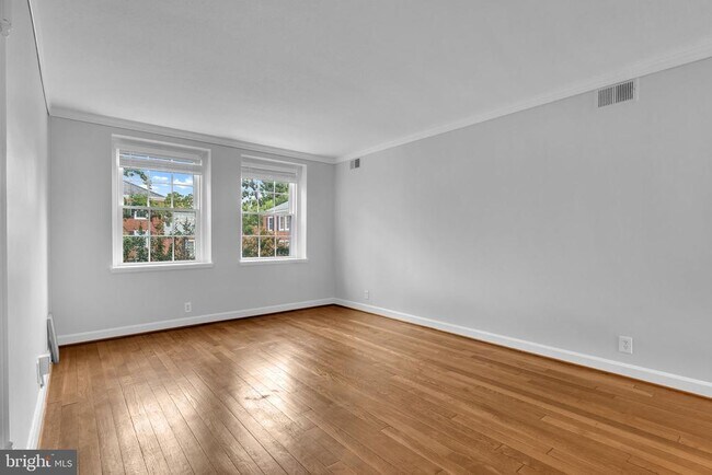 Building Photo - 2971 S Columbus St