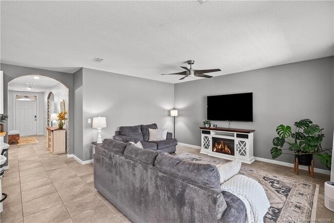 Building Photo - 10760 SW Cremona Way