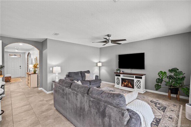 Building Photo - 10760 SW Cremona Way