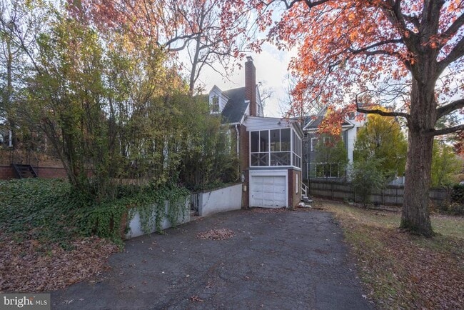 Building Photo - 312 N Highland St