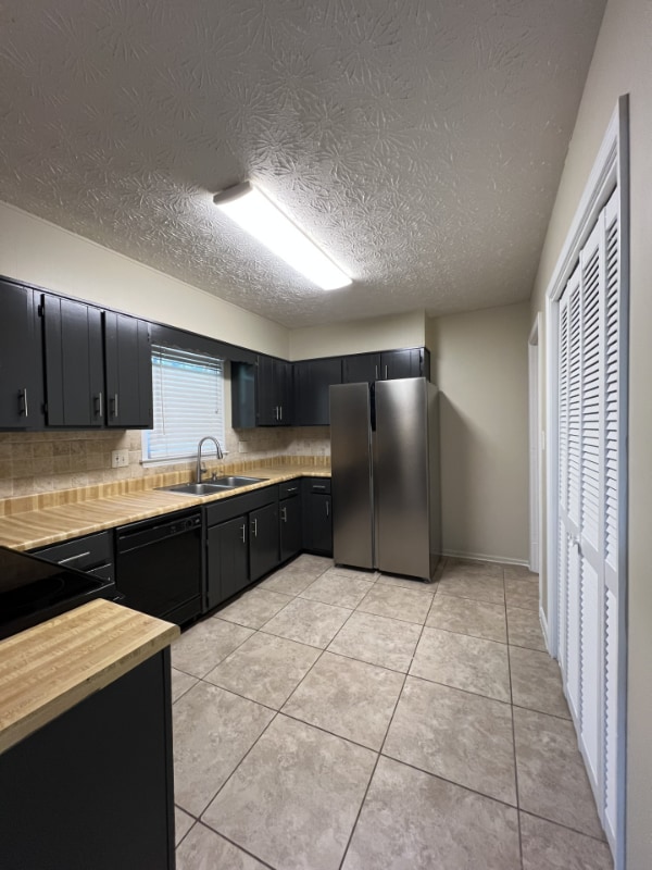 Building Photo - 570 Grimes Pl