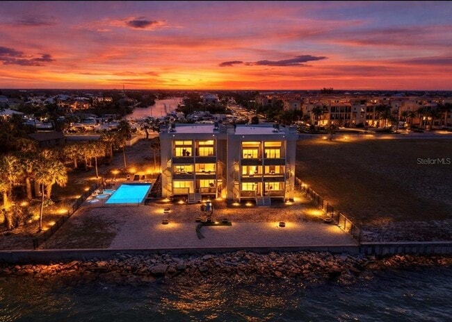 Building Photo - 6504 Surfside Blvd