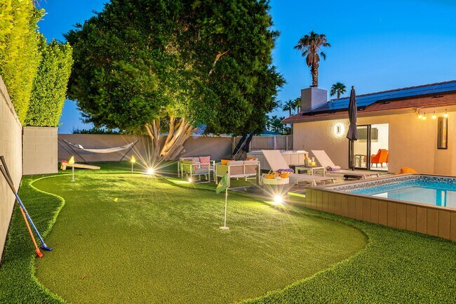 Building Photo - 2222 E Via Escuela