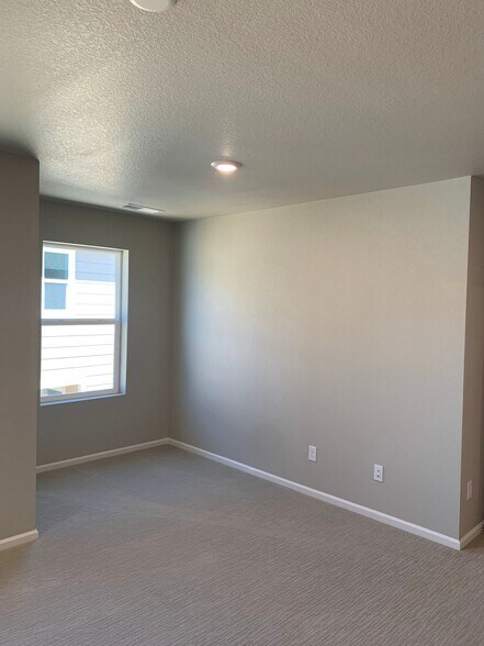 Building Photo - 7164 Bedlam Dr