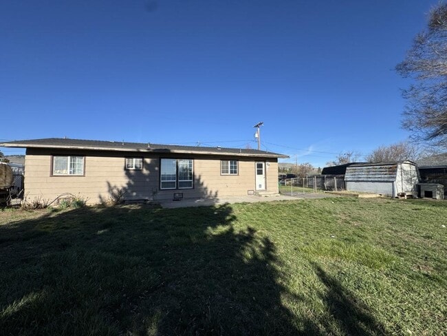 Building Photo - 1934 Crest St