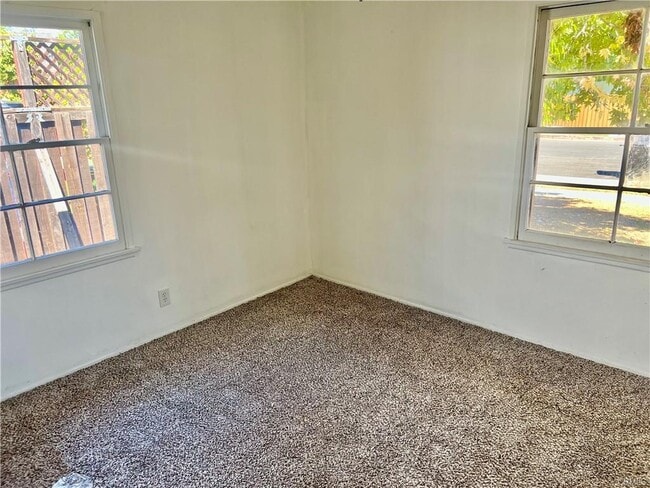 Building Photo - 7229 Ponce Ave