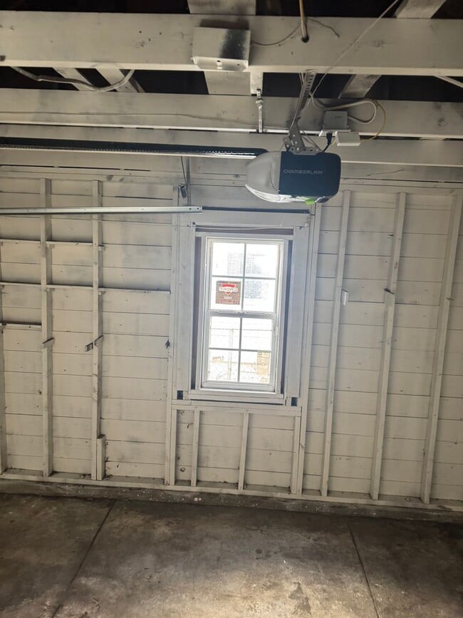 Building Photo - 944 Semmes St