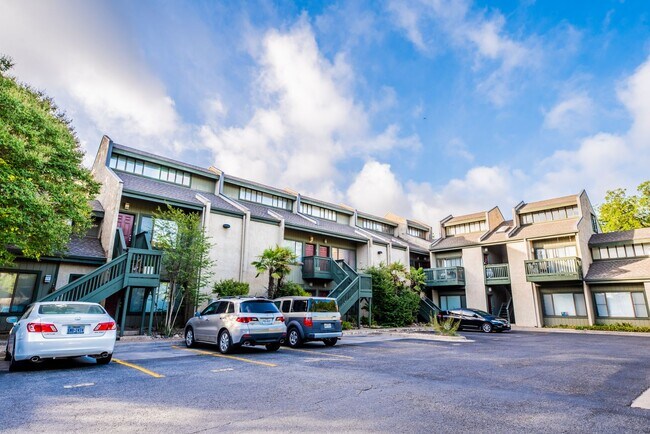 Building Photo - 601 Nelray