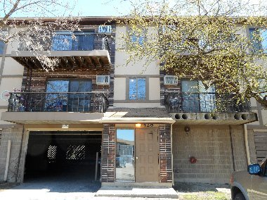 Building Photo - 416 E Bailey Rd
