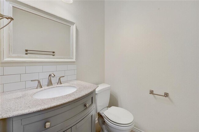 Building Photo - 1709 Woodvista Pl
