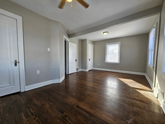 Building Photo - 423 Hayes St