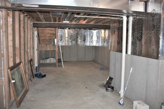 Building Photo - 8423 Old World Ct