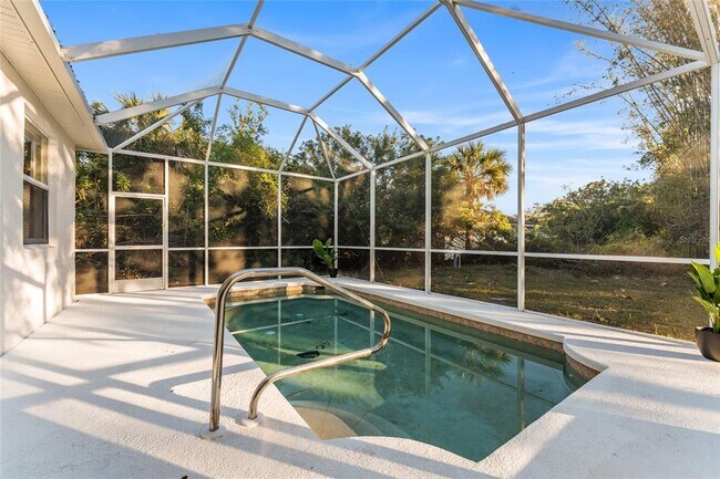 Building Photo - 2503 Dumont Ln