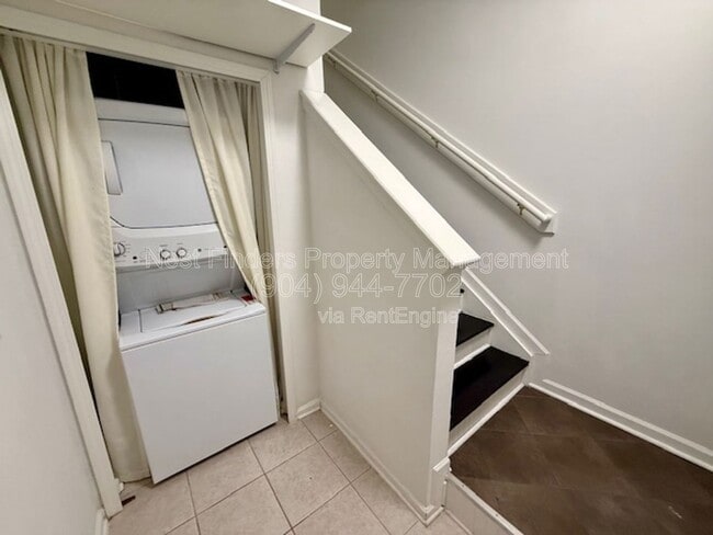 Building Photo - 7067 Deer Lodge Cir