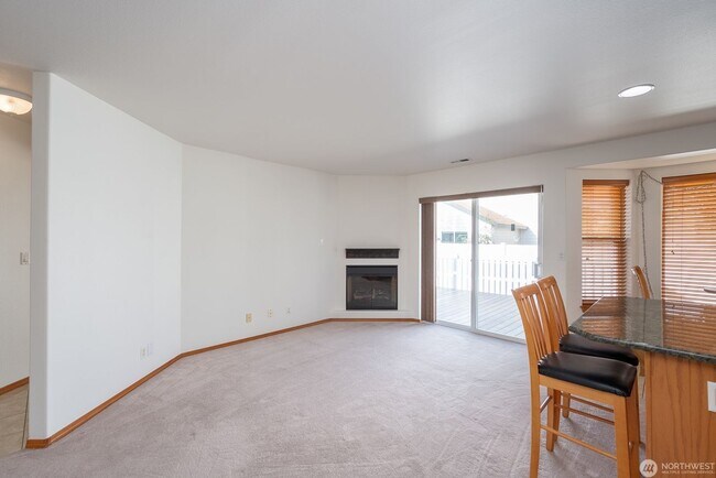 Building Photo - Beautiful 2 Bedroom home with detached shop!