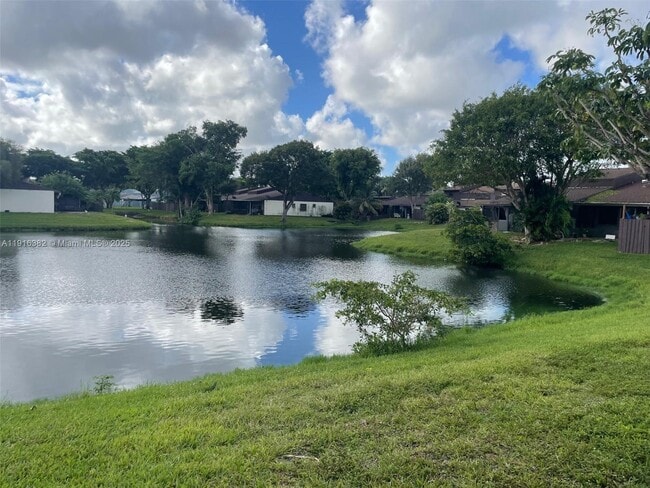 Building Photo - 6969 SW 36th Dr