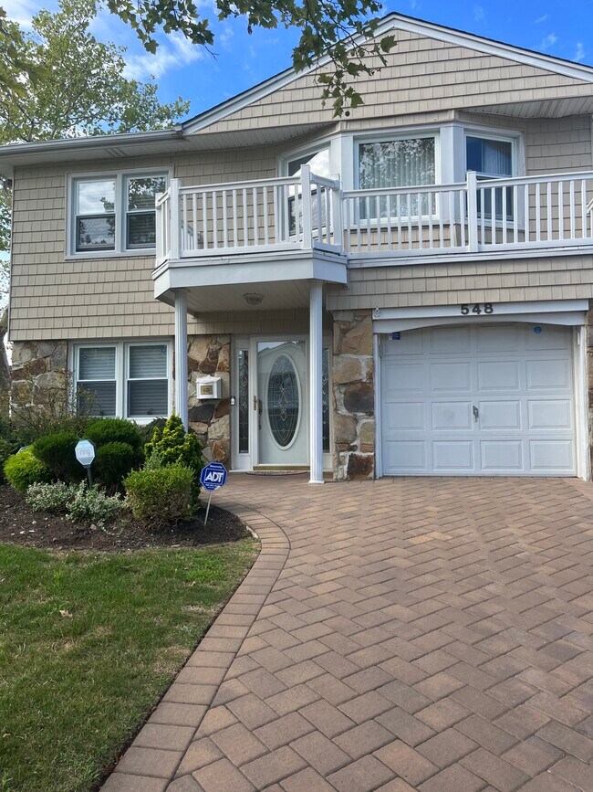 548 Klondike Ave 548 Klondike Ave Staten Island NY 10314 Apartment