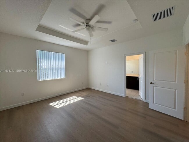 Building Photo - 1110 SE 27th Terrace