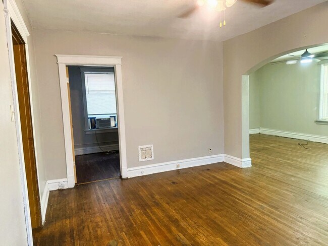 Building Photo - 2nd Floor Unit for Rent