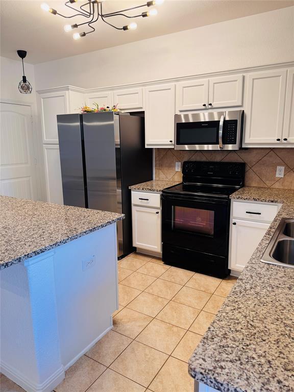 Building Photo - 402 Crater Lake Dr