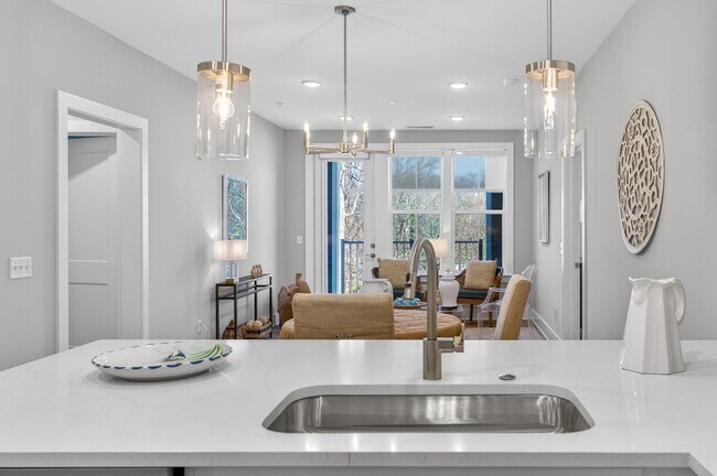 Building Photo - 76 Old Mill Bottom Rd N