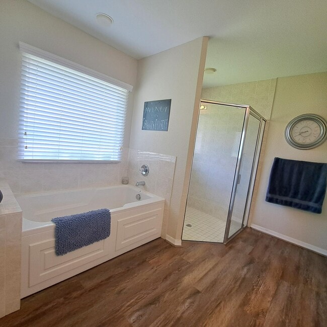 Building Photo - 1747 N Dovetail Dr