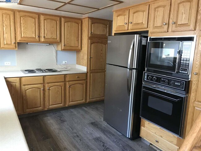 Building Photo - 775 Leland Way