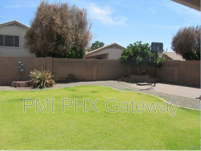 Building Photo - 7141 W Potter Dr