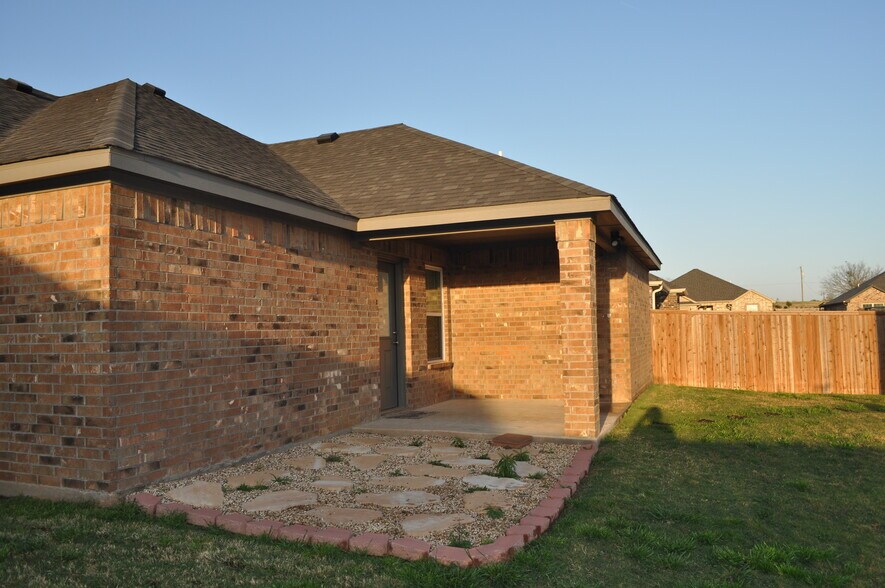Building Photo - 118 Texoma Mdws