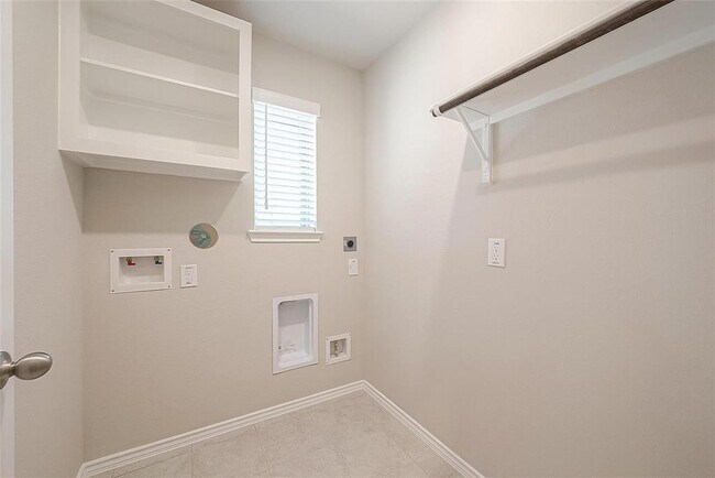 Building Photo - 10439 Shining Dawn Wy