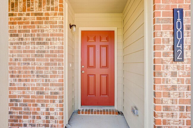 Building Photo - 4 bedroom home in Conroe!