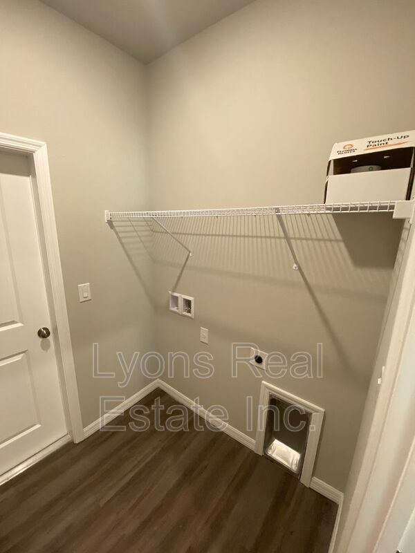 Building Photo - 5625 Abelman Rd