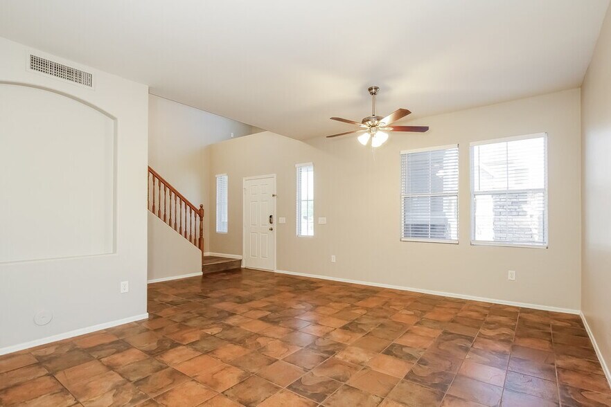 Building Photo - 34929 N 30th Dr