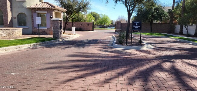 Building Photo - 2743 S Sulley Dr