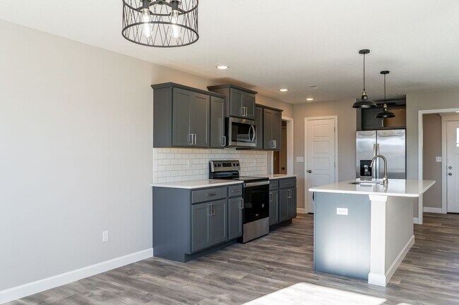 Building Photo - 4820 Valley Forge Cir
