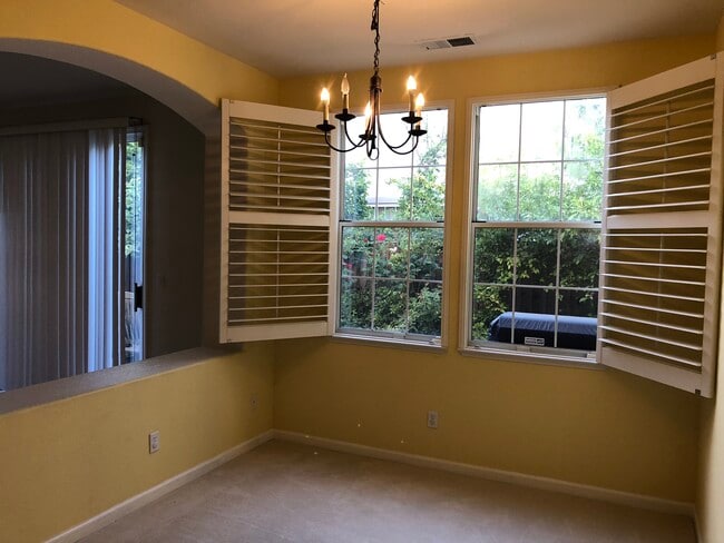 Building Photo - 2295 Lenox Pl