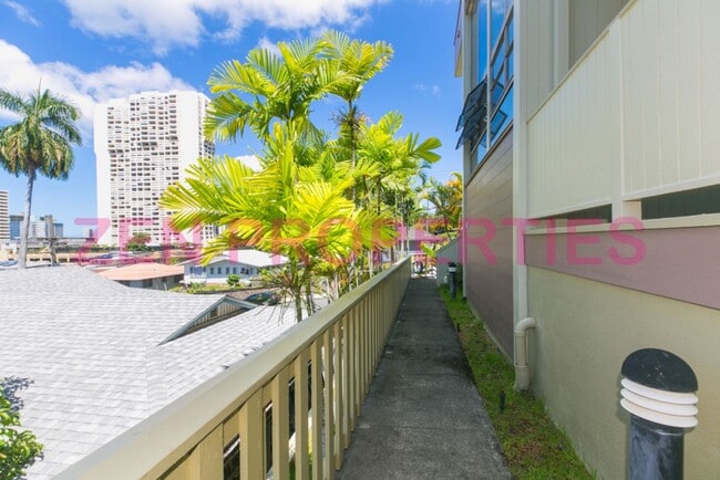 Building Photo - 3 bdrm/ 2.5 bath townhome for rent at Neho...